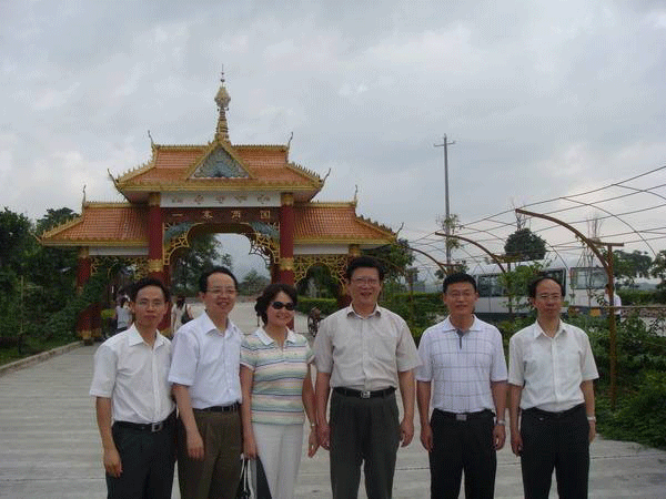 中央財(cái)經(jīng)領(lǐng)導(dǎo)小組辦公室經(jīng)貿(mào)組組長(zhǎng)張松濤蒞臨西瑪電機(jī)視察指導(dǎo)工作。