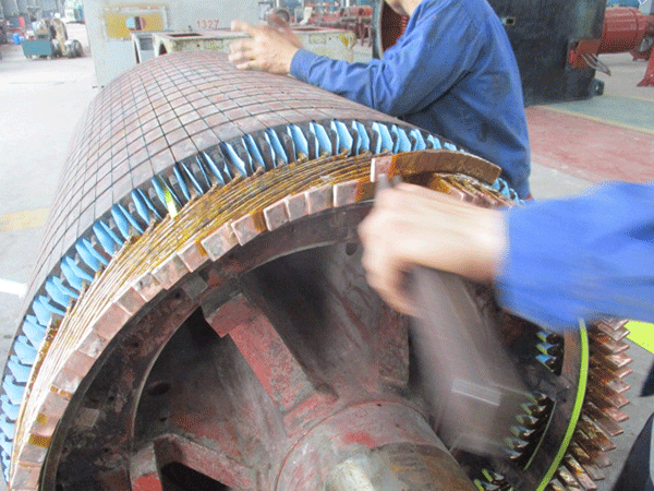 西安西瑪高壓電機轉(zhuǎn)子銅條繞組嵌線方法。