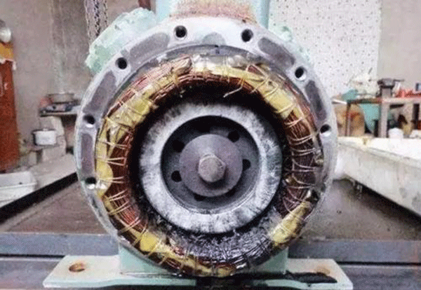 高效節(jié)能電機(jī)廠家分享電機(jī)冒煙的原因。