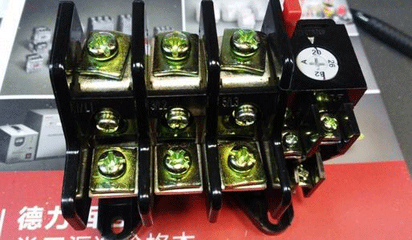 如何正確選擇三相異步電動機(jī)保護(hù)用熱繼電器？